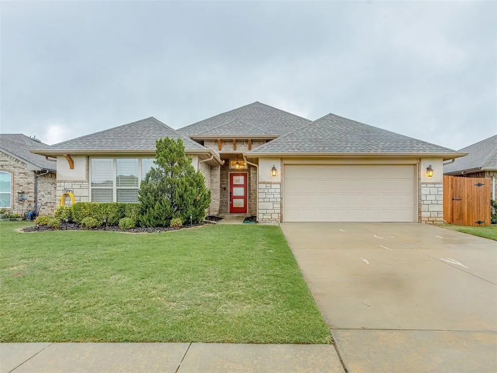 Front exterior — 3808 Manderly Place, Norman, OK 73026