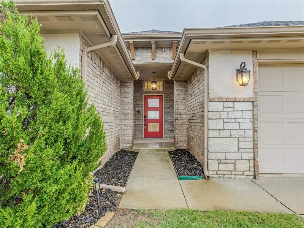 Photo 3 — 3808 Manderly Place, Norman, OK 73026