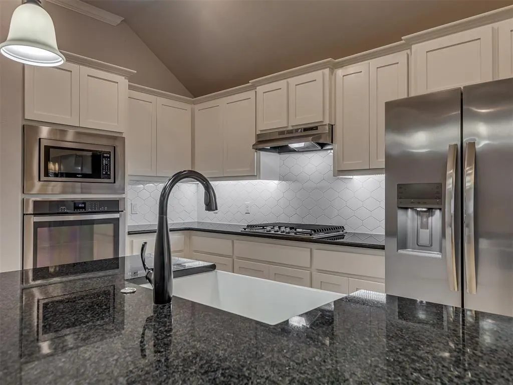 Photo 13 — 3808 Manderly Place, Norman, OK 73026