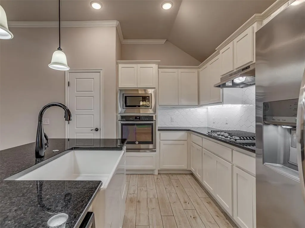 Photo 14 — 3808 Manderly Place, Norman, OK 73026