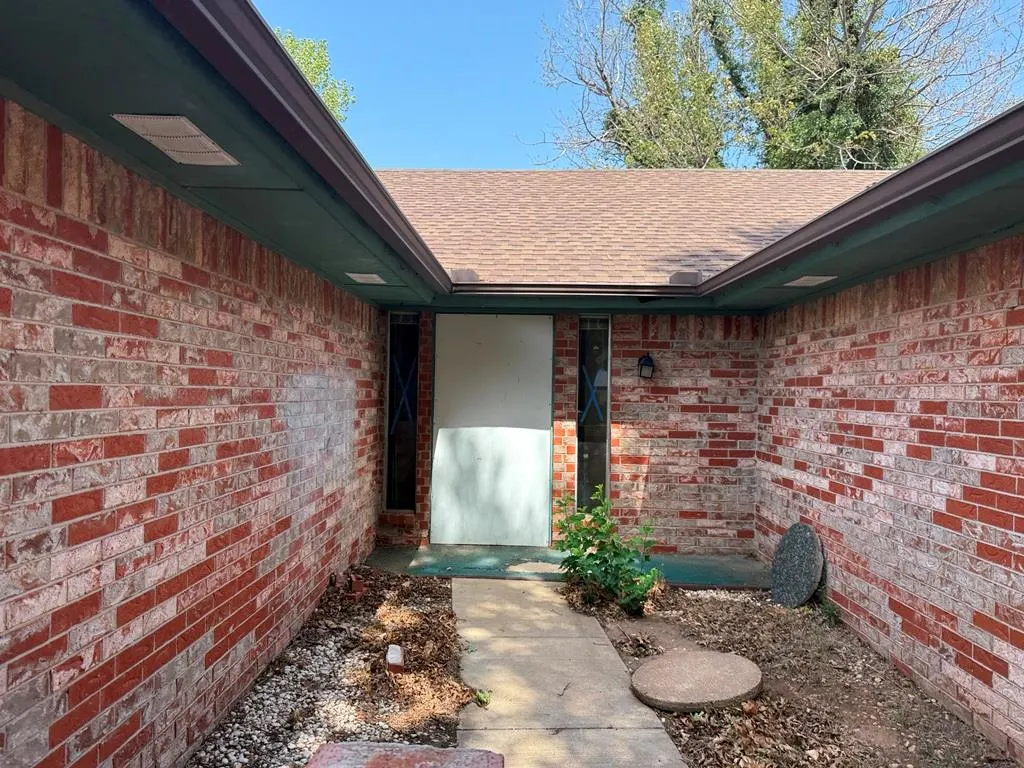 Photo 2 — 8517 NW 90th Street, Oklahoma City, OK 73132