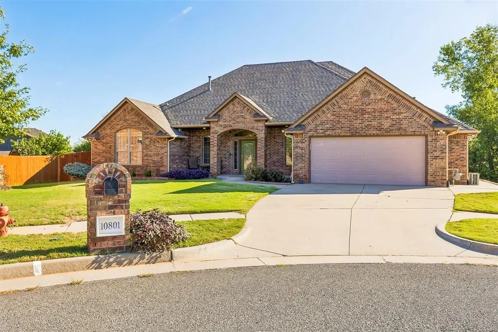 Front exterior — 10801 NW 118th Place, Yukon, OK 73099