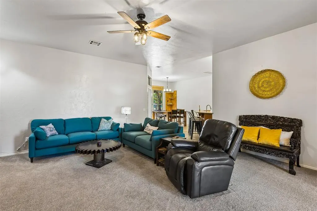 Photo 7 — 10801 NW 118th Place, Yukon, OK 73099