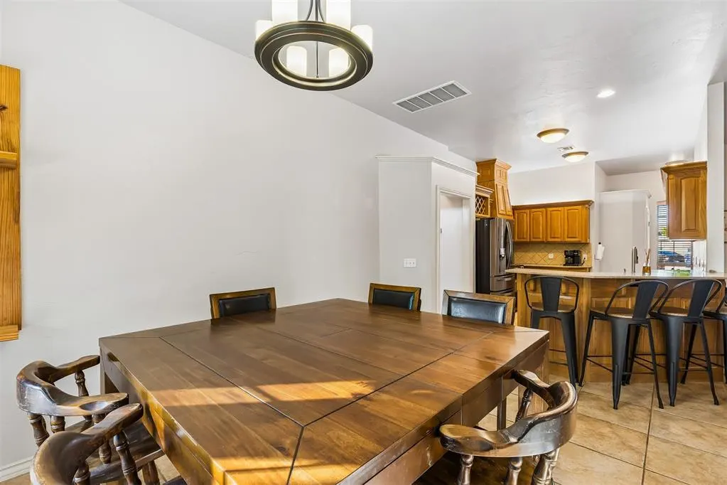 Photo 12 — 10801 NW 118th Place, Yukon, OK 73099