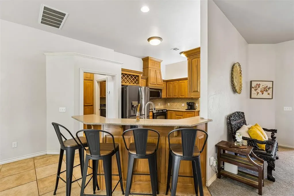 Photo 14 — 10801 NW 118th Place, Yukon, OK 73099