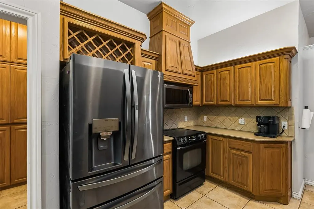Photo 18 — 10801 NW 118th Place, Yukon, OK 73099