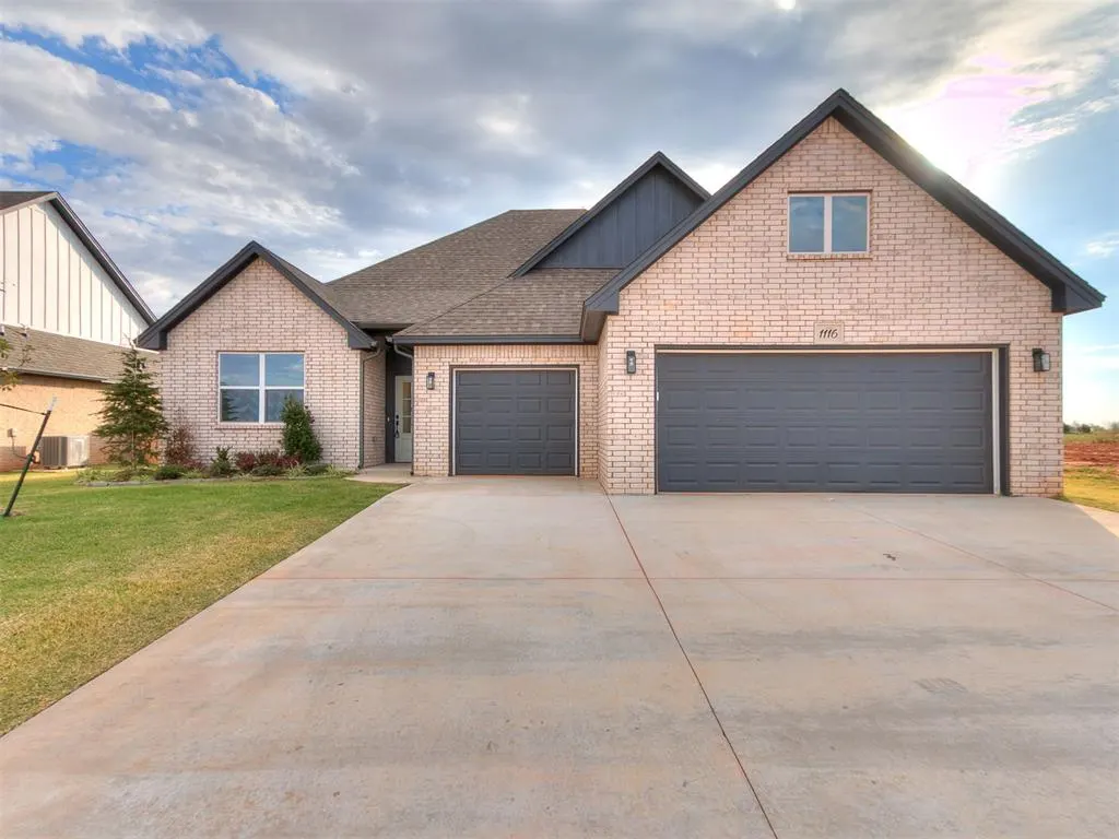 Front exterior — 1116 Copper Ridge Circle, Piedmont, OK 73078