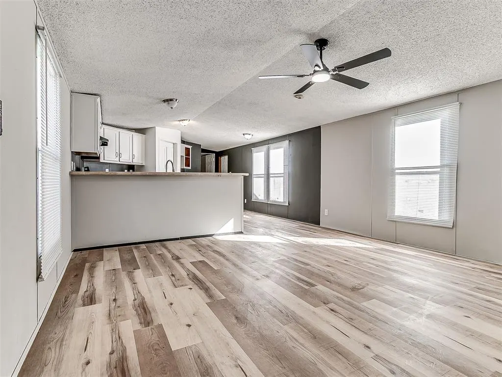 Photo 5 — 326 S Cherry Avenue, Union City, OK 73090