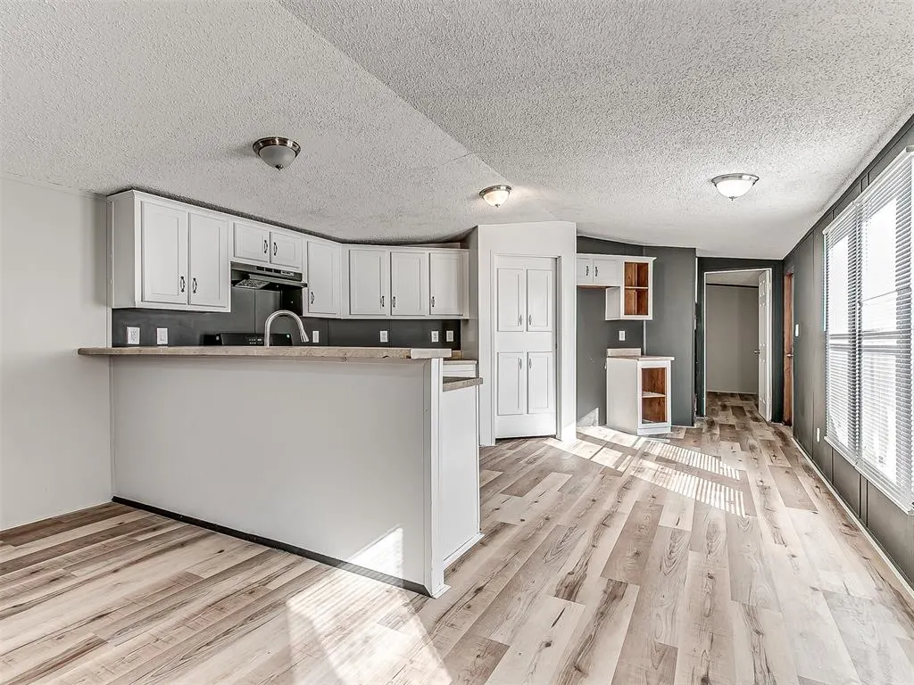 Photo 6 — 326 S Cherry Avenue, Union City, OK 73090