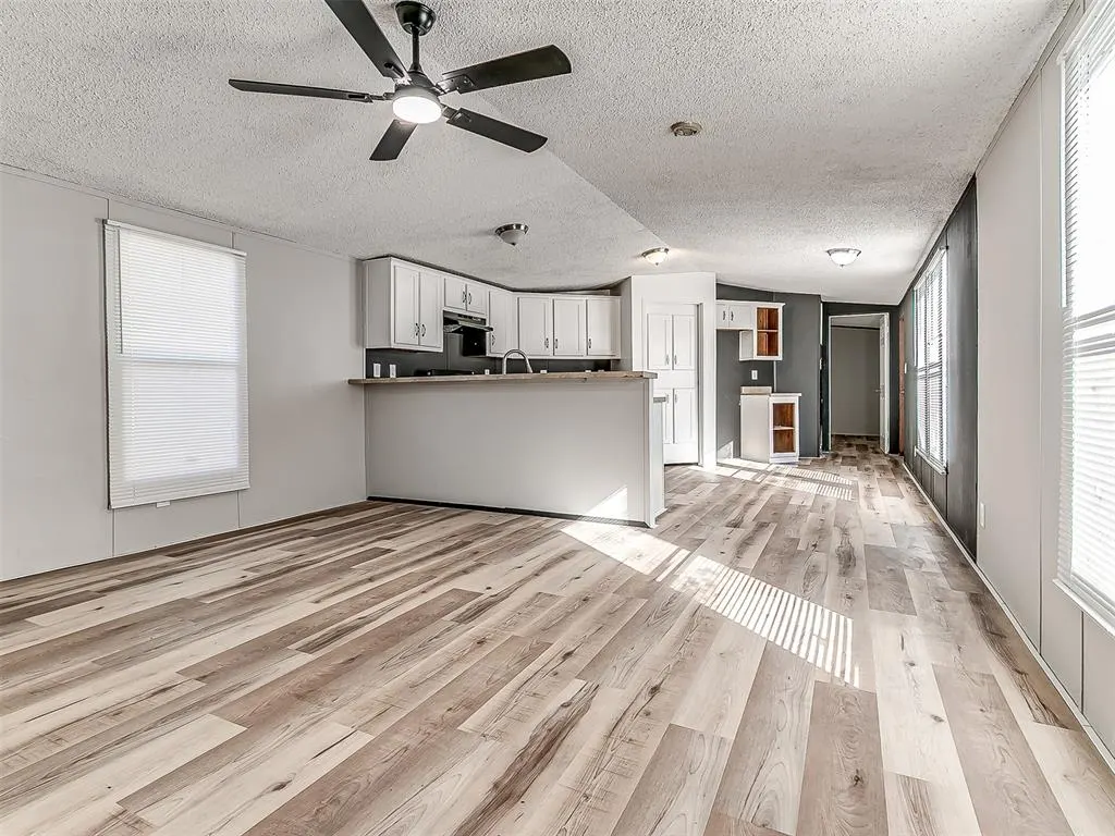 Photo 12 — 326 S Cherry Avenue, Union City, OK 73090