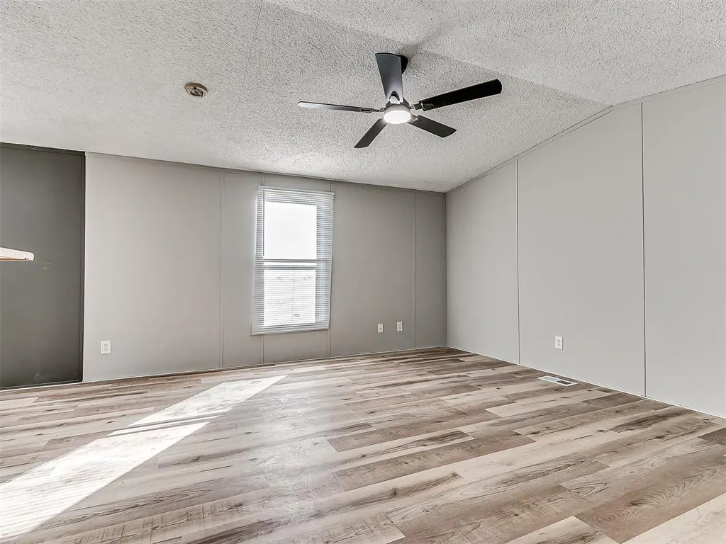 Photo 14 — 326 S Cherry Avenue, Union City, OK 73090