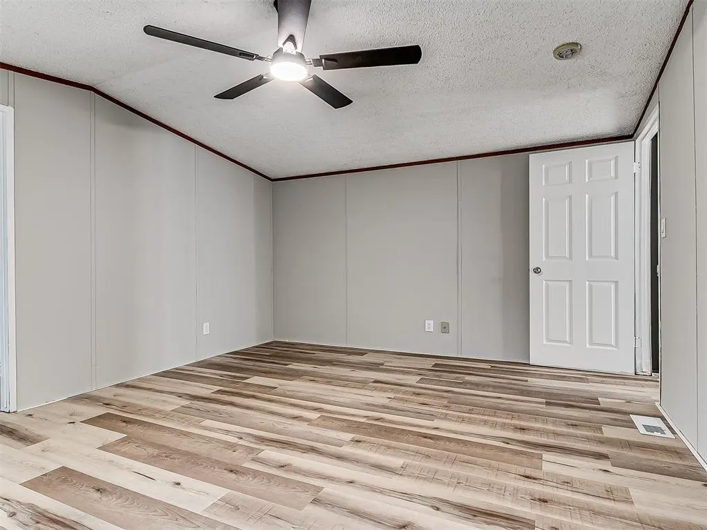 Photo 18 — 326 S Cherry Avenue, Union City, OK 73090