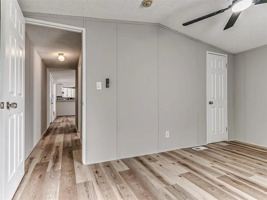 Photo 24 — 326 S Cherry Avenue, Union City, OK 73090