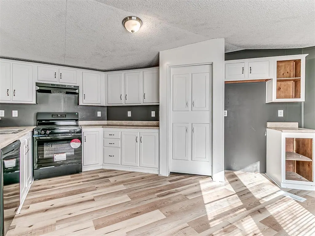 Photo 26 — 326 S Cherry Avenue, Union City, OK 73090