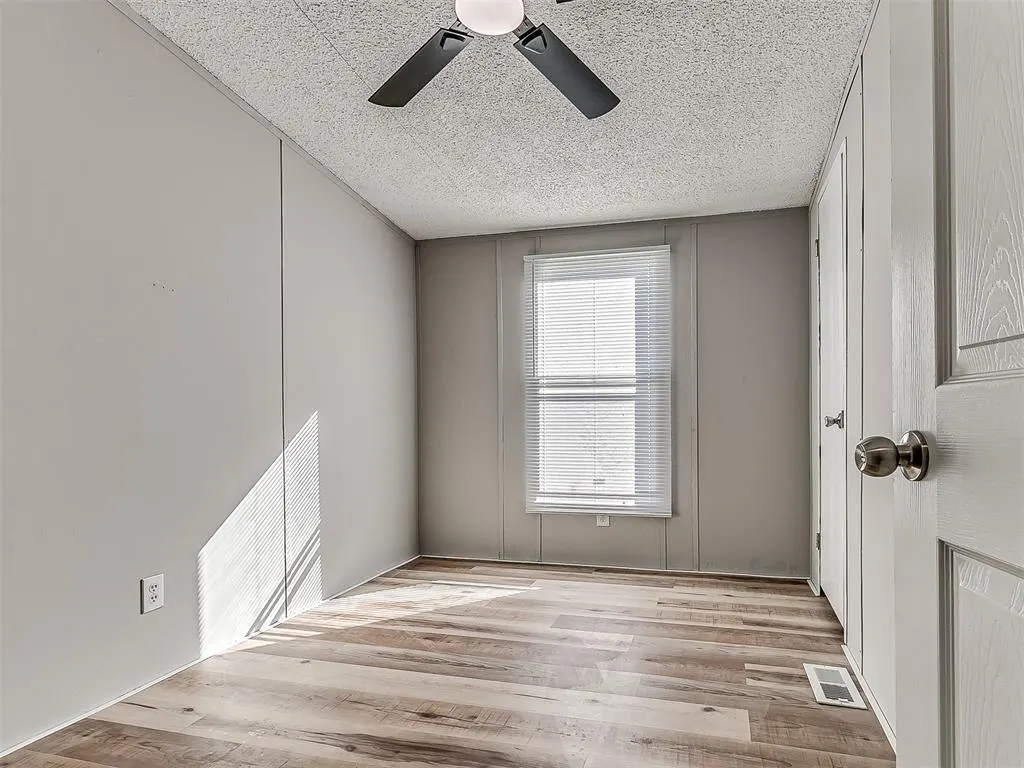 Photo 33 — 326 S Cherry Avenue, Union City, OK 73090