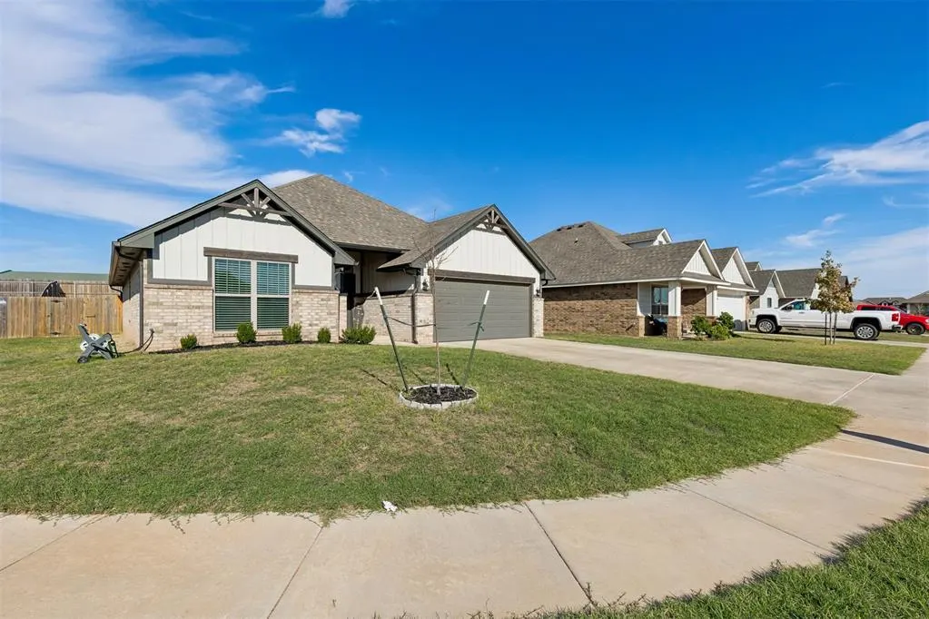 Photo 2 — 13809 Village Cove, Piedmont, OK 73078