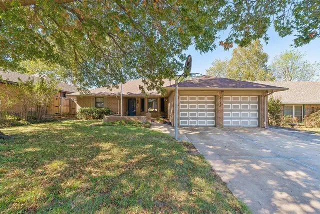 Photo 3 — 3713 Rolling Lane Circle, Midwest City, OK 73110