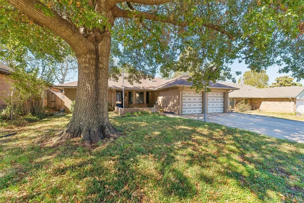 Photo 4 — 3713 Rolling Lane Circle, Midwest City, OK 73110