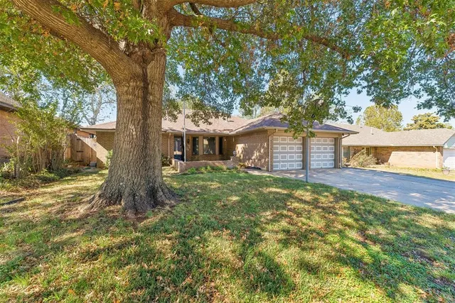 Photo 4 — 3713 Rolling Lane Circle, Midwest City, OK 73110
