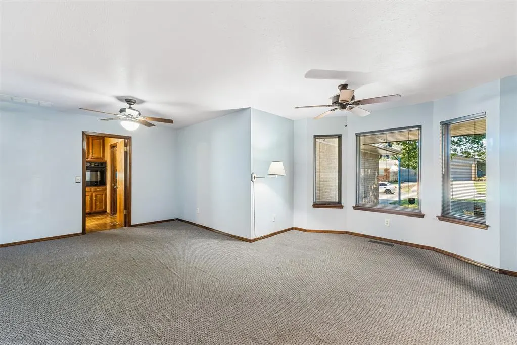 Photo 9 — 3713 Rolling Lane Circle, Midwest City, OK 73110