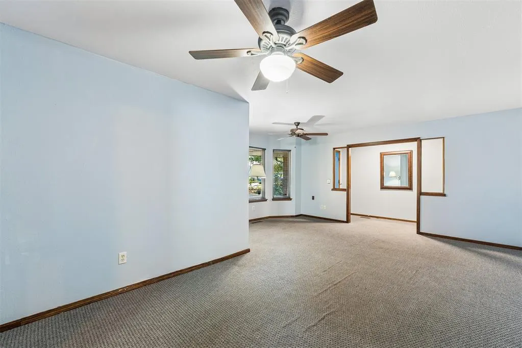 Photo 11 — 3713 Rolling Lane Circle, Midwest City, OK 73110