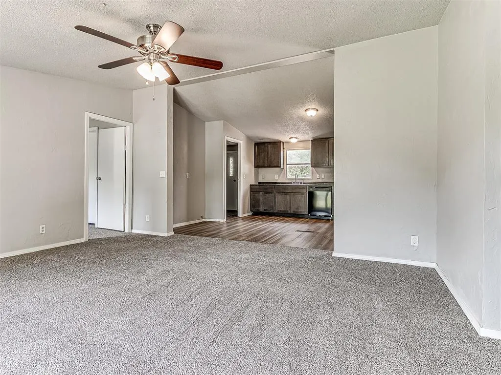 Photo 14 — 10300 Liberty Oak Drive, Oklahoma City, OK 73165
