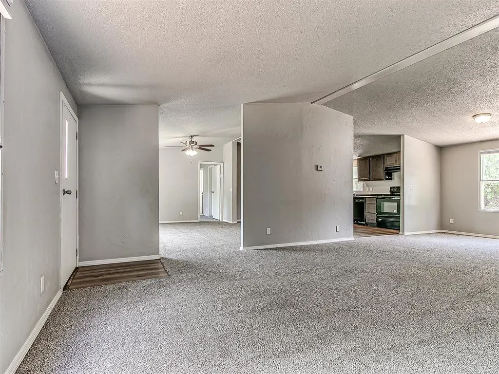 Photo 16 — 10300 Liberty Oak Drive, Oklahoma City, OK 73165