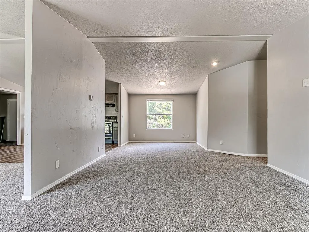 Photo 17 — 10300 Liberty Oak Drive, Oklahoma City, OK 73165