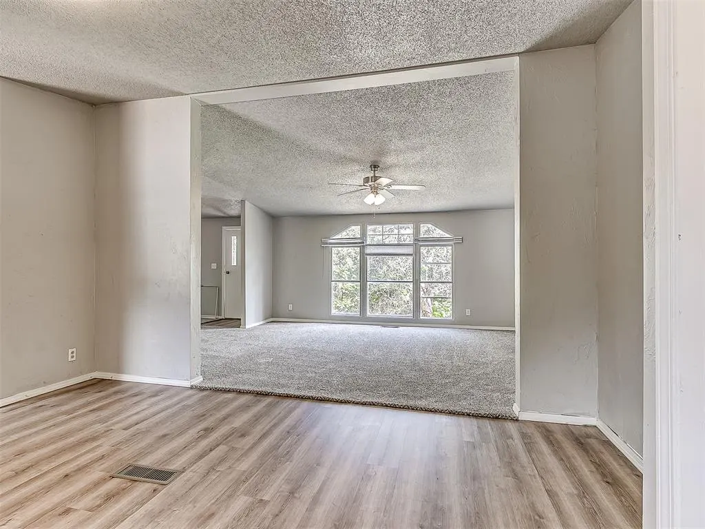 Photo 21 — 10300 Liberty Oak Drive, Oklahoma City, OK 73165