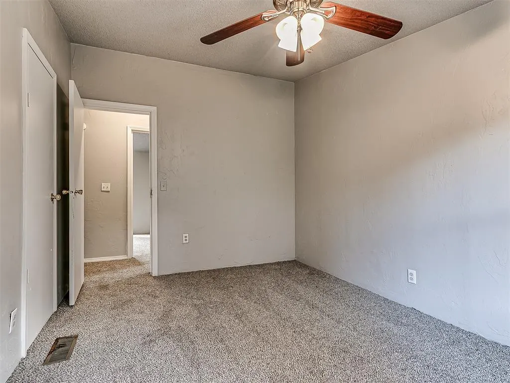 Photo 26 — 10300 Liberty Oak Drive, Oklahoma City, OK 73165