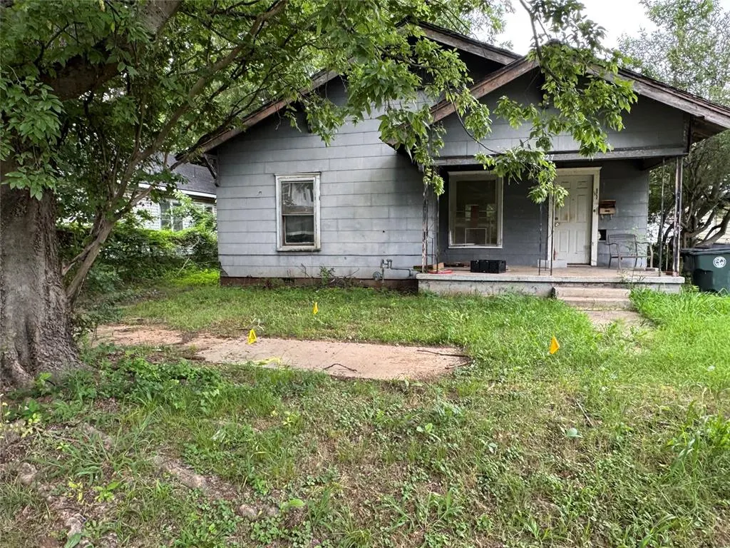 Front exterior — 627 S Alabama Avenue, Okmulgee, OK 74447