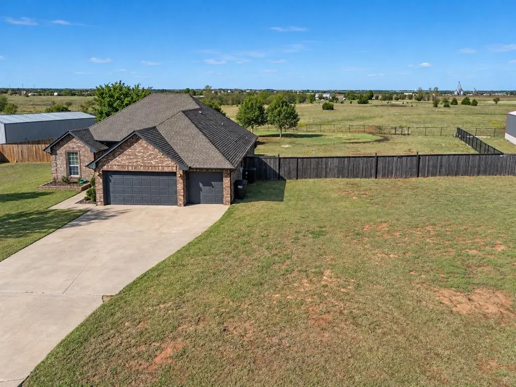 Photo 2 — 6109 Callahan Way, Piedmont, OK 73078