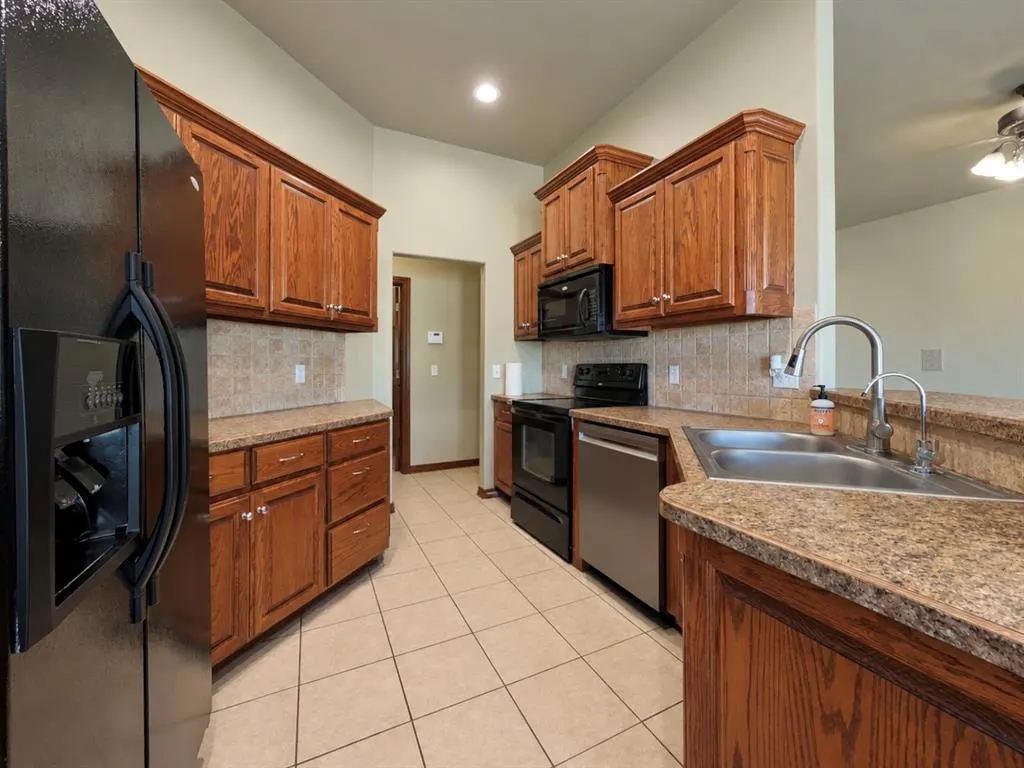 Photo 13 — 6109 Callahan Way, Piedmont, OK 73078