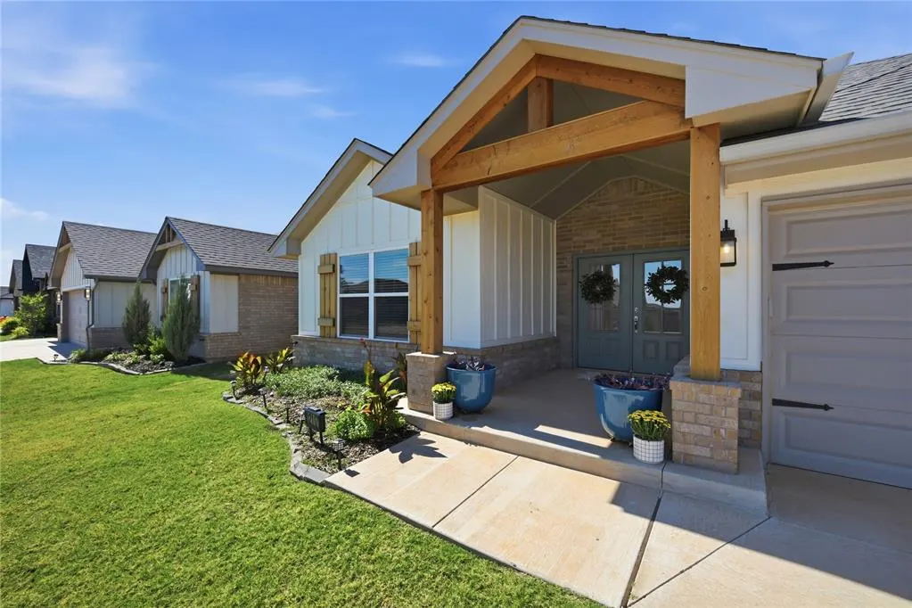 Photo 2 — 12117 Birch Street, Yukon, OK 73099