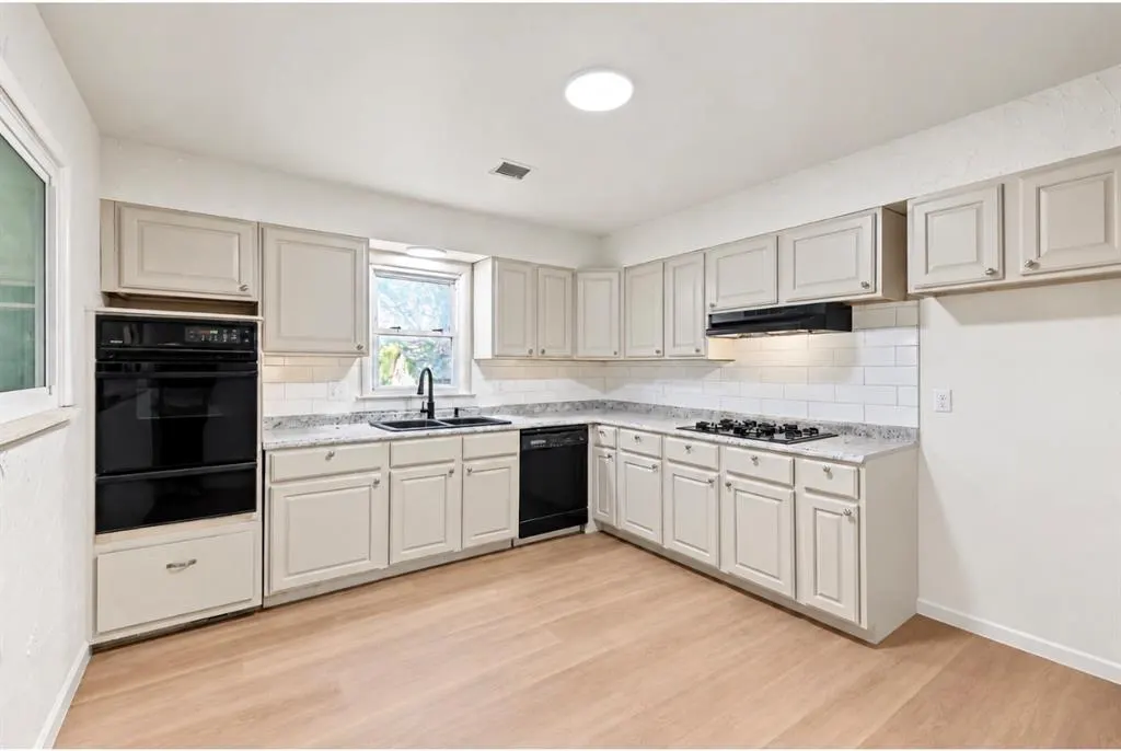 Photo 5 — 3225 SW 39th Street, Oklahoma City, OK 73119