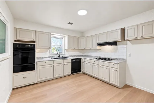 Photo 5 — 3225 SW 39th Street, Oklahoma City, OK 73119