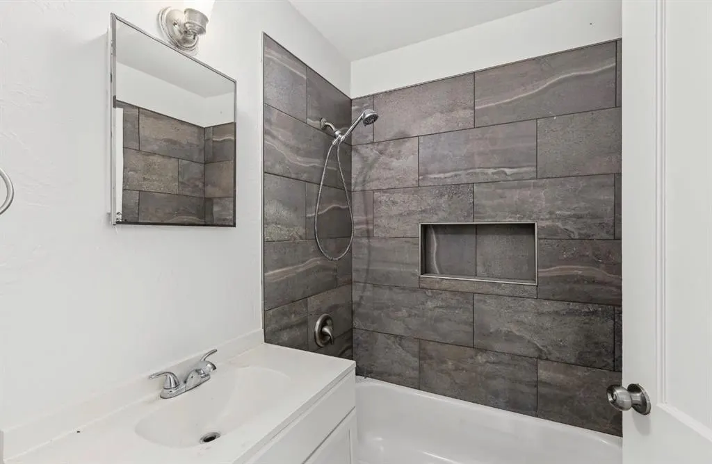 Photo 9 — 3225 SW 39th Street, Oklahoma City, OK 73119