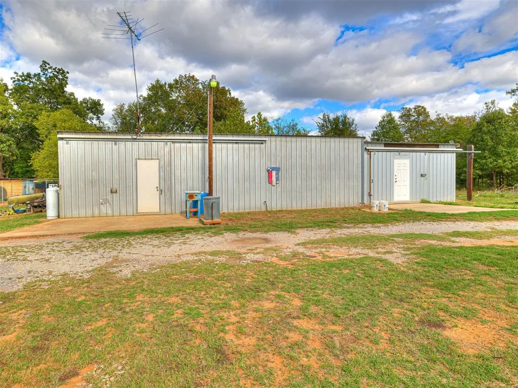 Photo 30 — 12717 NS 3510 Road, Seminole, OK 74868