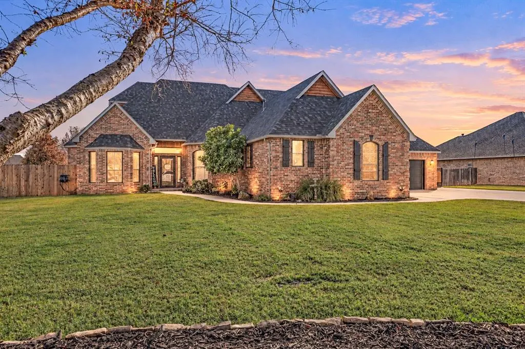 Front exterior — 4602 Shoreside Drive, Tuttle, OK 73089