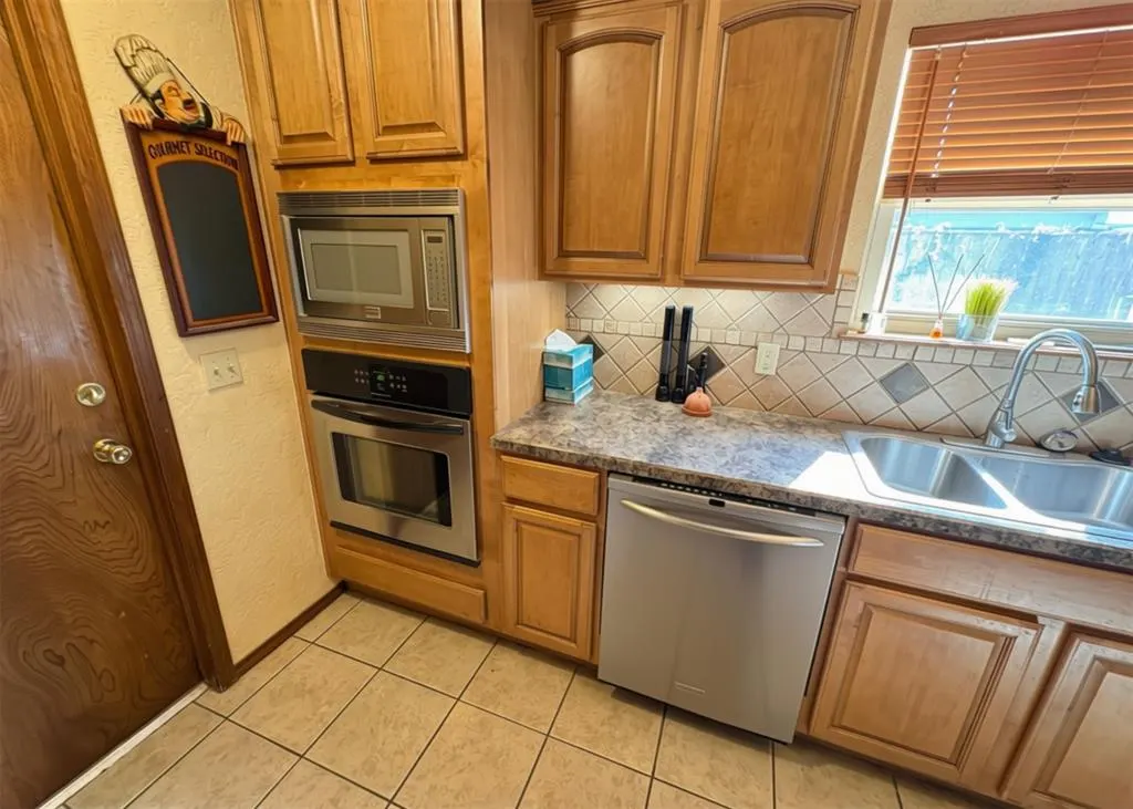 Photo 4 — 211 Magnolia Avenue, Elk City, OK 73644