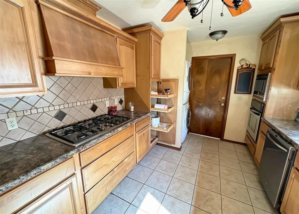 Photo 6 — 211 Magnolia Avenue, Elk City, OK 73644