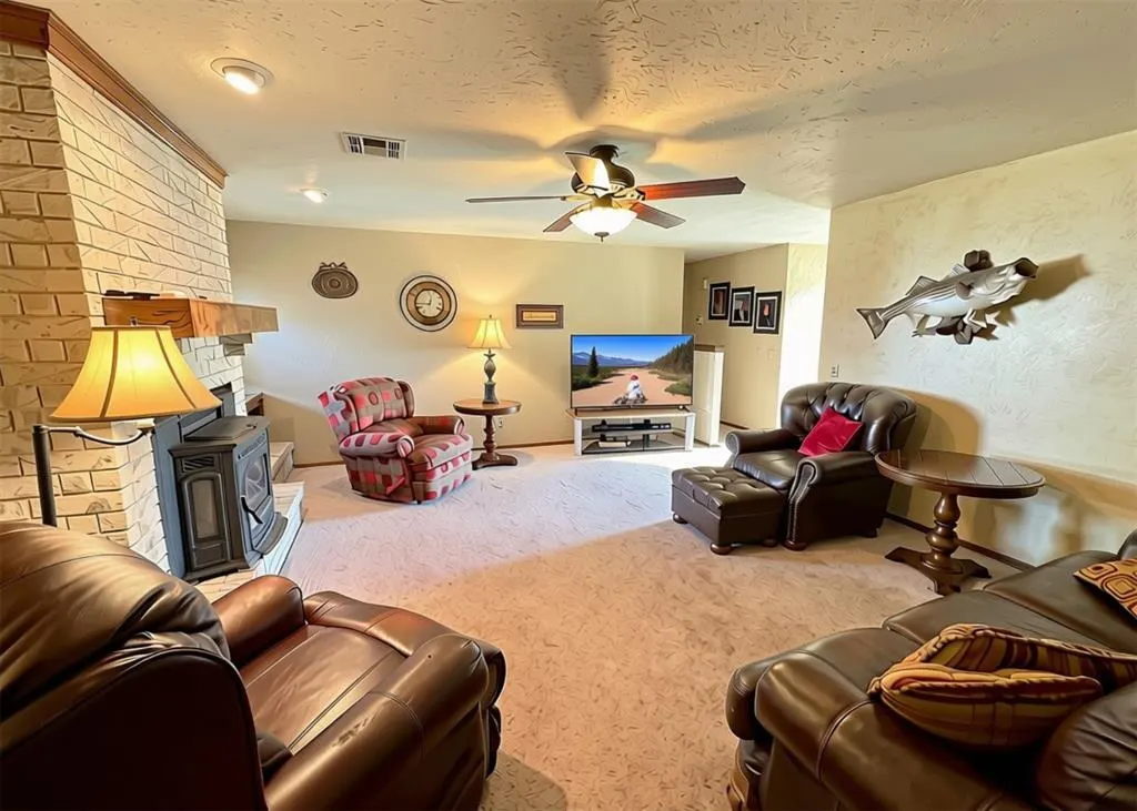 Photo 13 — 211 Magnolia Avenue, Elk City, OK 73644