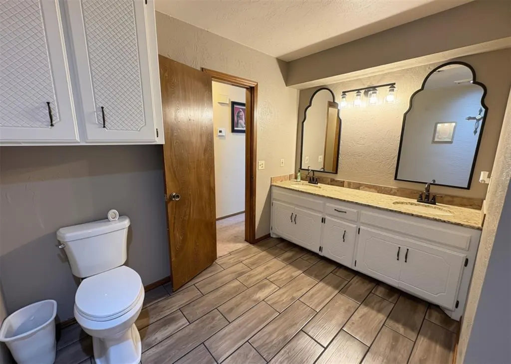 Photo 24 — 211 Magnolia Avenue, Elk City, OK 73644