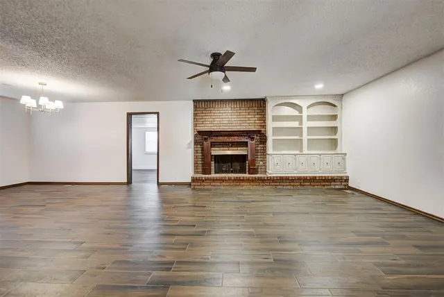 Photo 8 — 11044 Folkstone Drive, Yukon, OK 73099