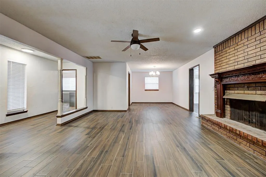 Photo 10 — 11044 Folkstone Drive, Yukon, OK 73099