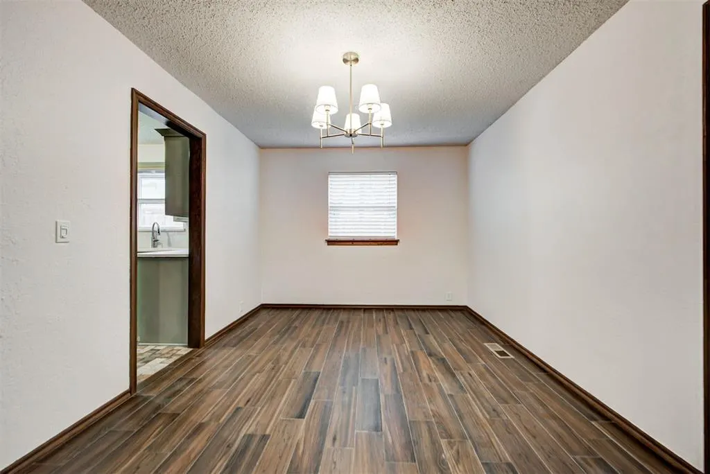Photo 13 — 11044 Folkstone Drive, Yukon, OK 73099
