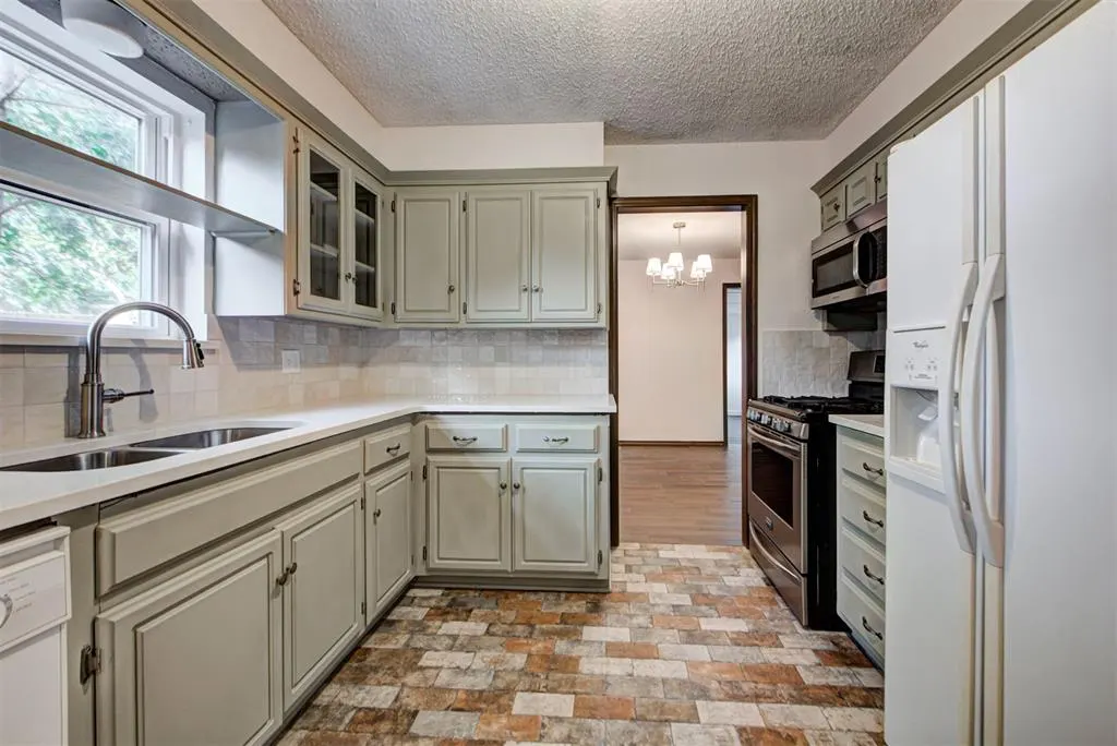 Photo 19 — 11044 Folkstone Drive, Yukon, OK 73099