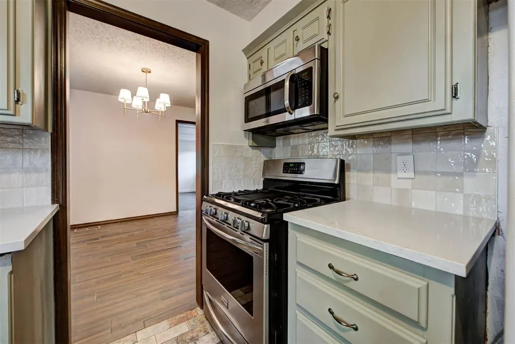 Photo 21 — 11044 Folkstone Drive, Yukon, OK 73099