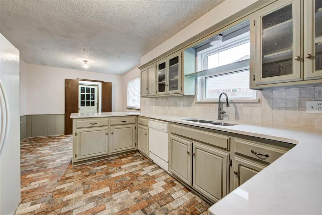 Photo 22 — 11044 Folkstone Drive, Yukon, OK 73099