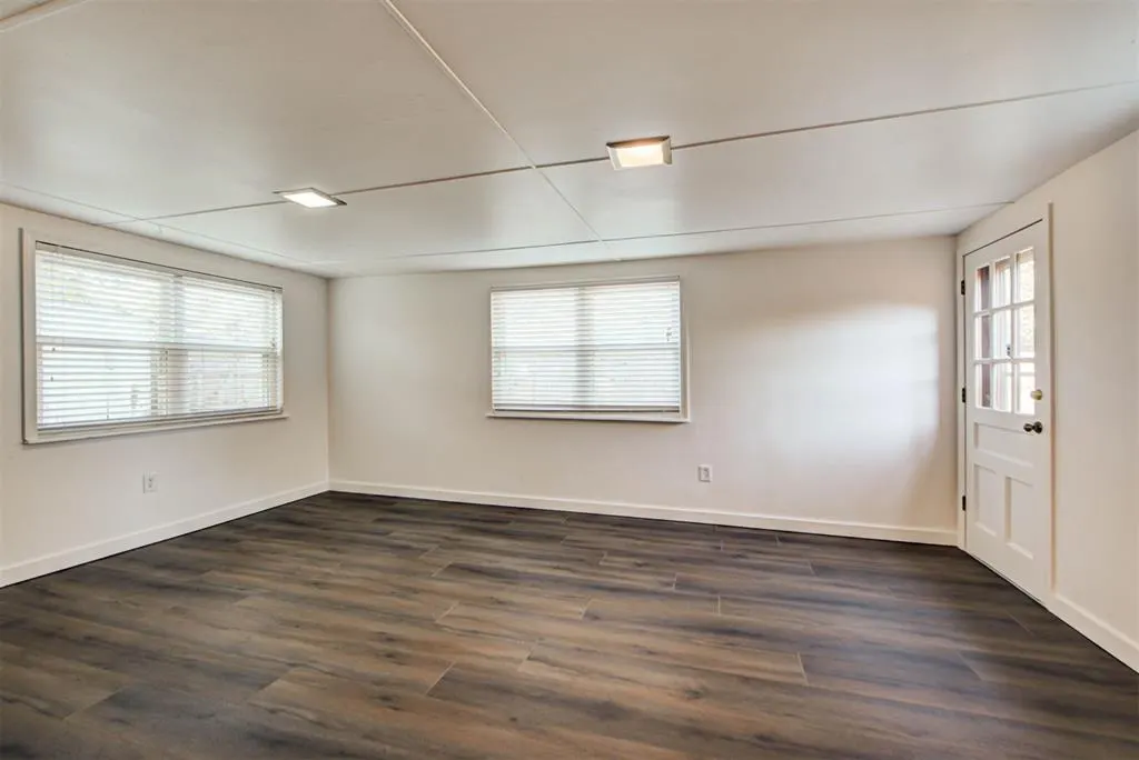 Photo 26 — 11044 Folkstone Drive, Yukon, OK 73099